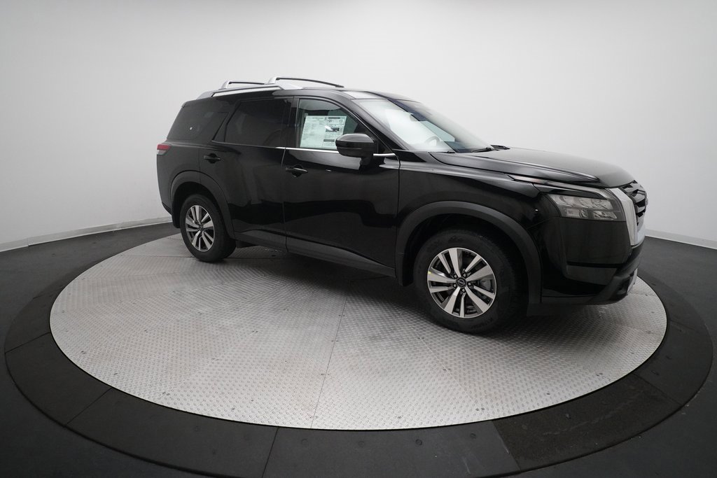 Used 2025 Nissan Pathfinder SL image 13