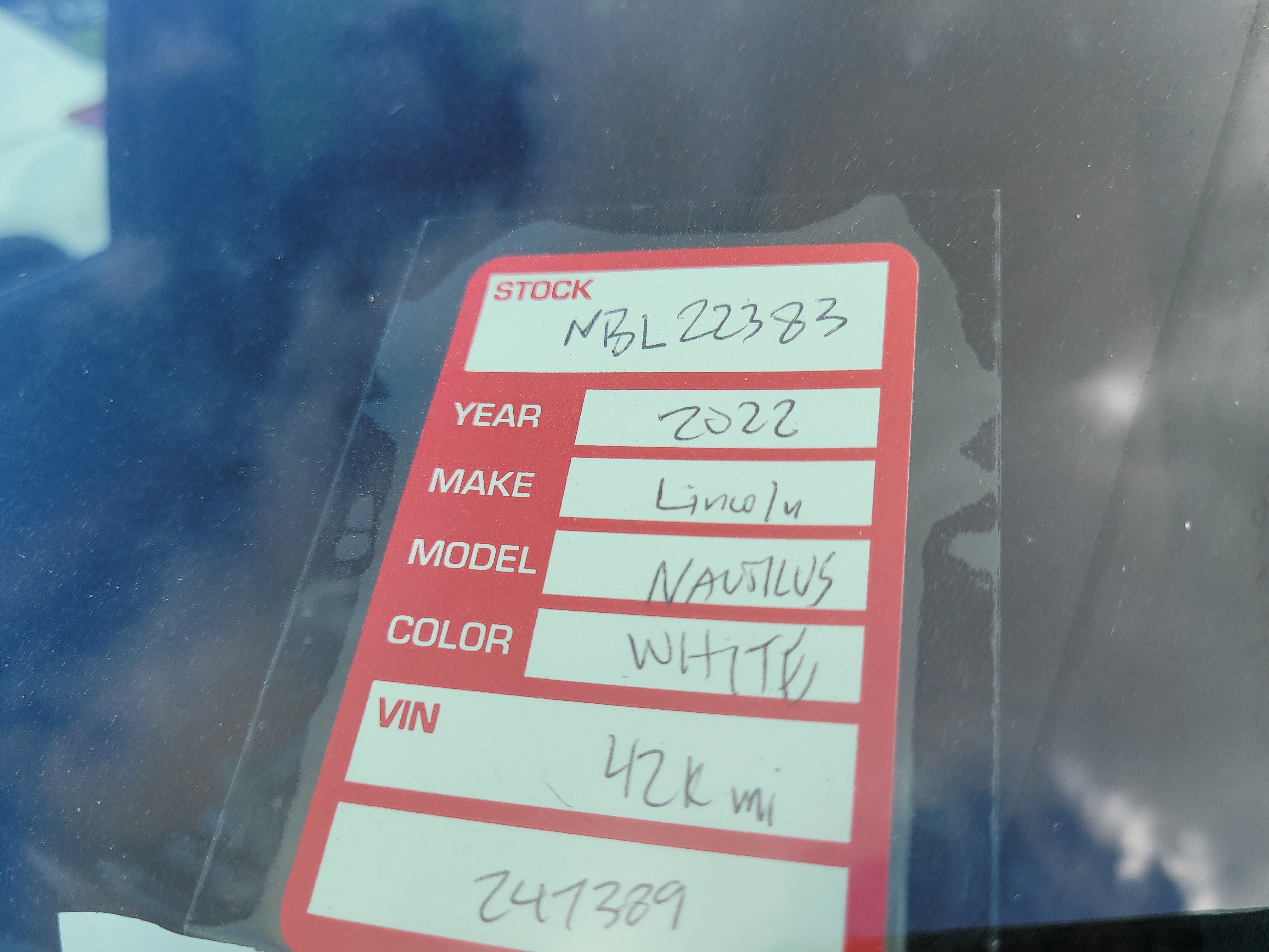 Used 2022 Lincoln Nautilus Reserve w/ Luxury Package image 11