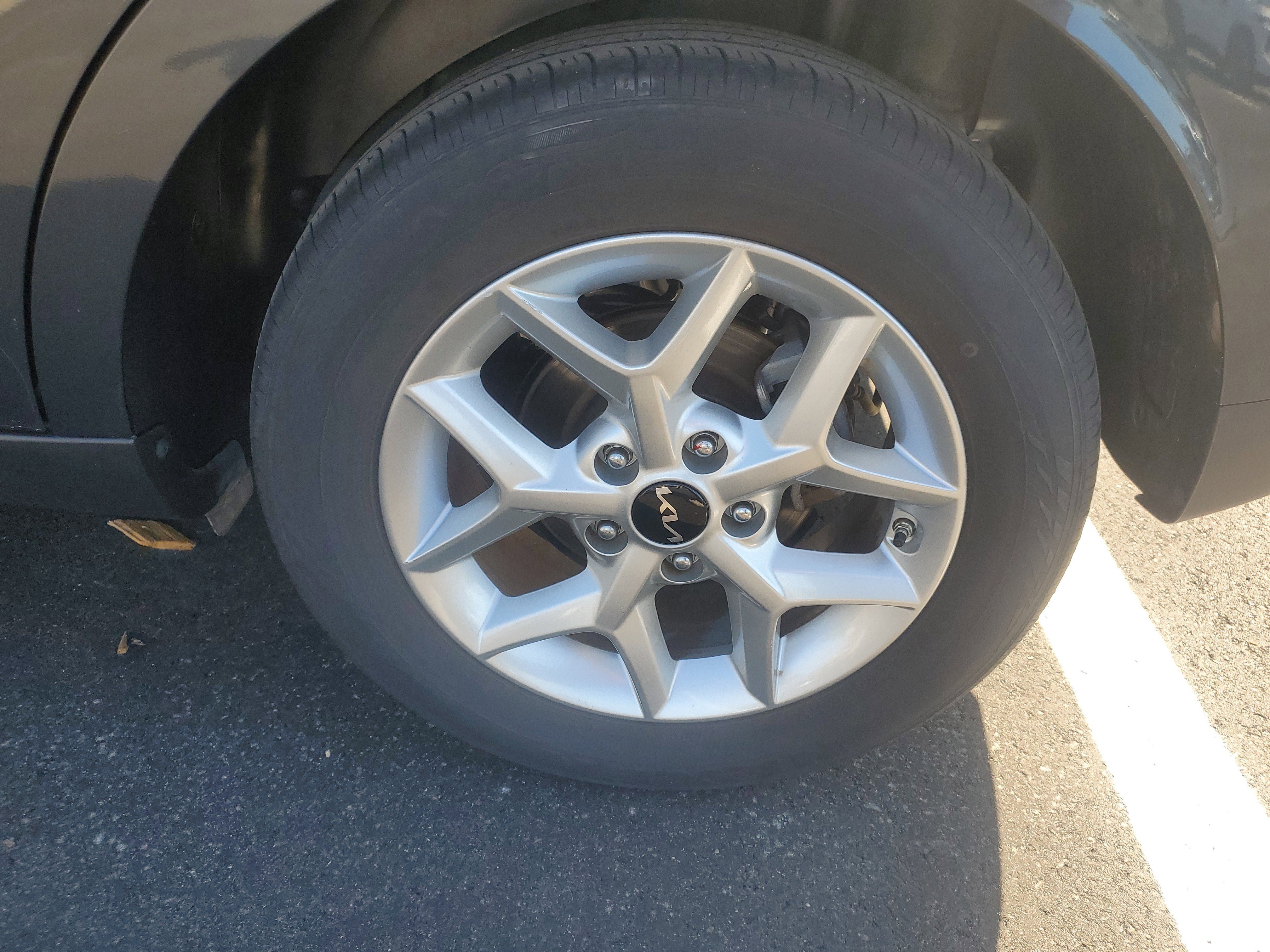 Used 2025 Kia Soul LX w/ LX Technology Package image 5