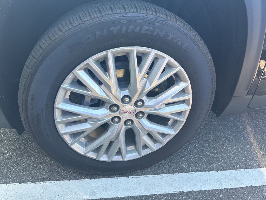 Used 2024 GMC Acadia Elevation w/ Luxury Package image 3