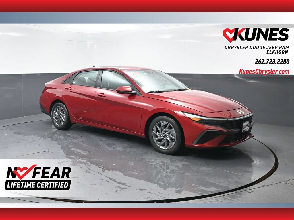 Used 2024 Hyundai Elantra SEL FWD image 1