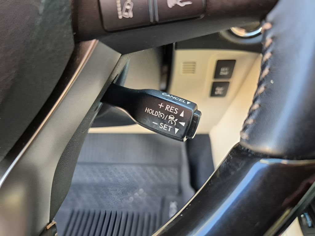 Used 2023 Lexus GX 460 Luxury w/ Sport Design Package AWD/4WD image 39