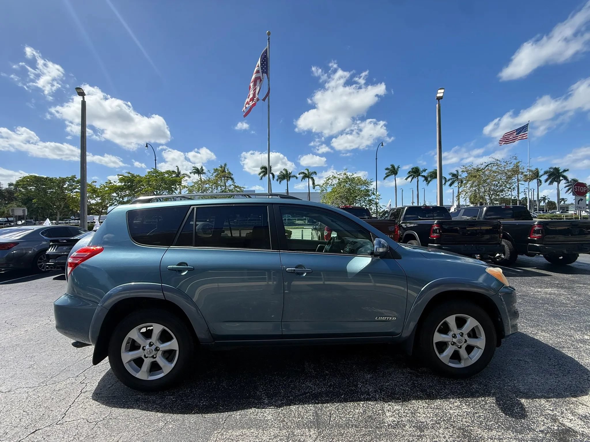 Used 2012 Toyota RAV4 Limited w/ Premium Plus Value Pkg AWD/4WD image 9