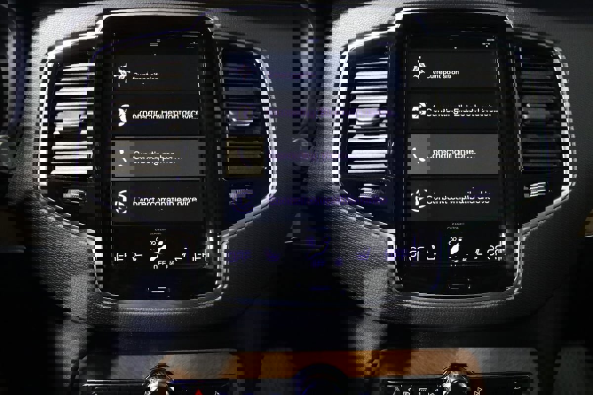 Used 2022 Volvo XC90 T6 Momentum w/ Advanced Package image 40