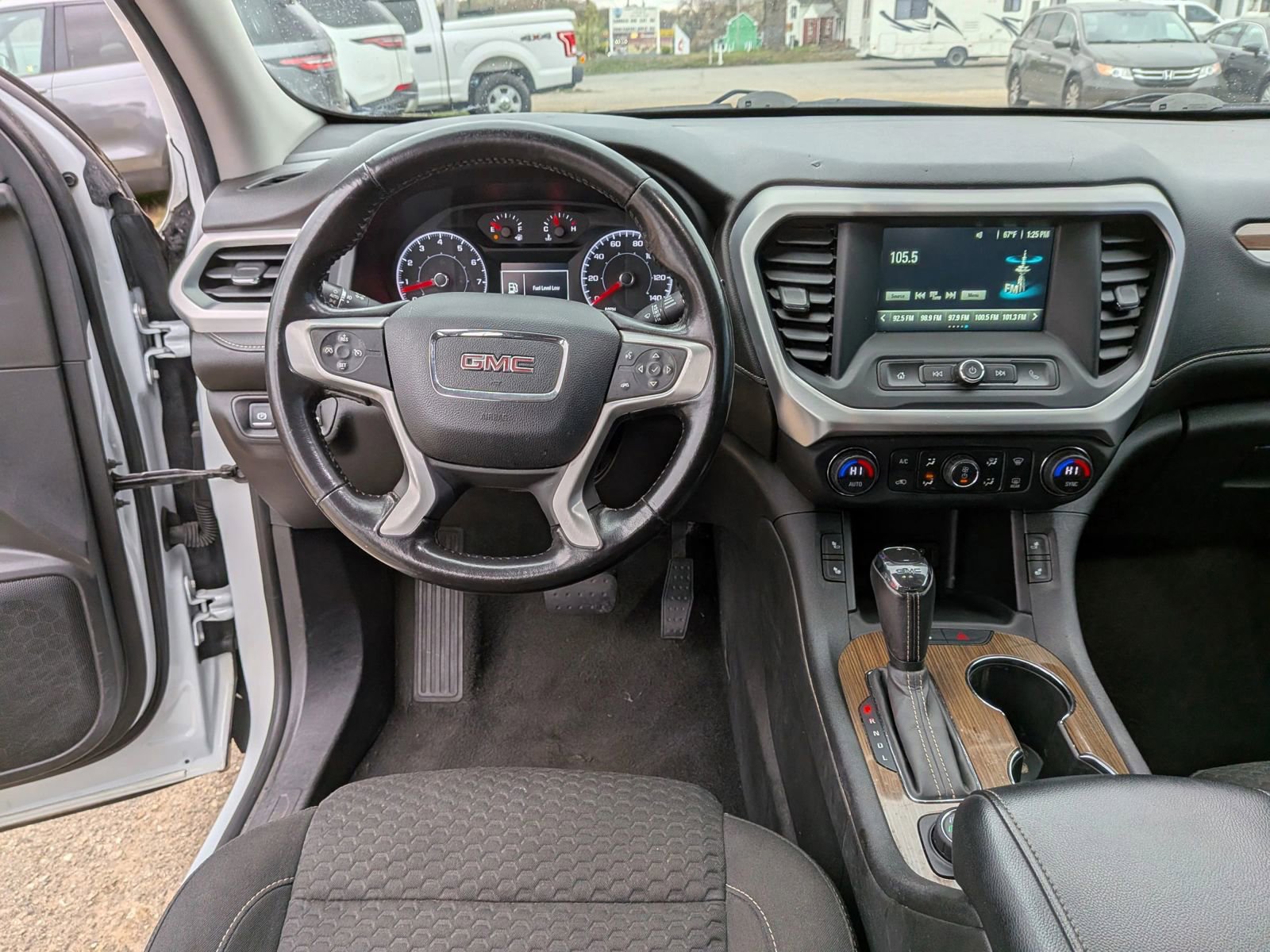 Used 2019 GMC Acadia SLE image 43