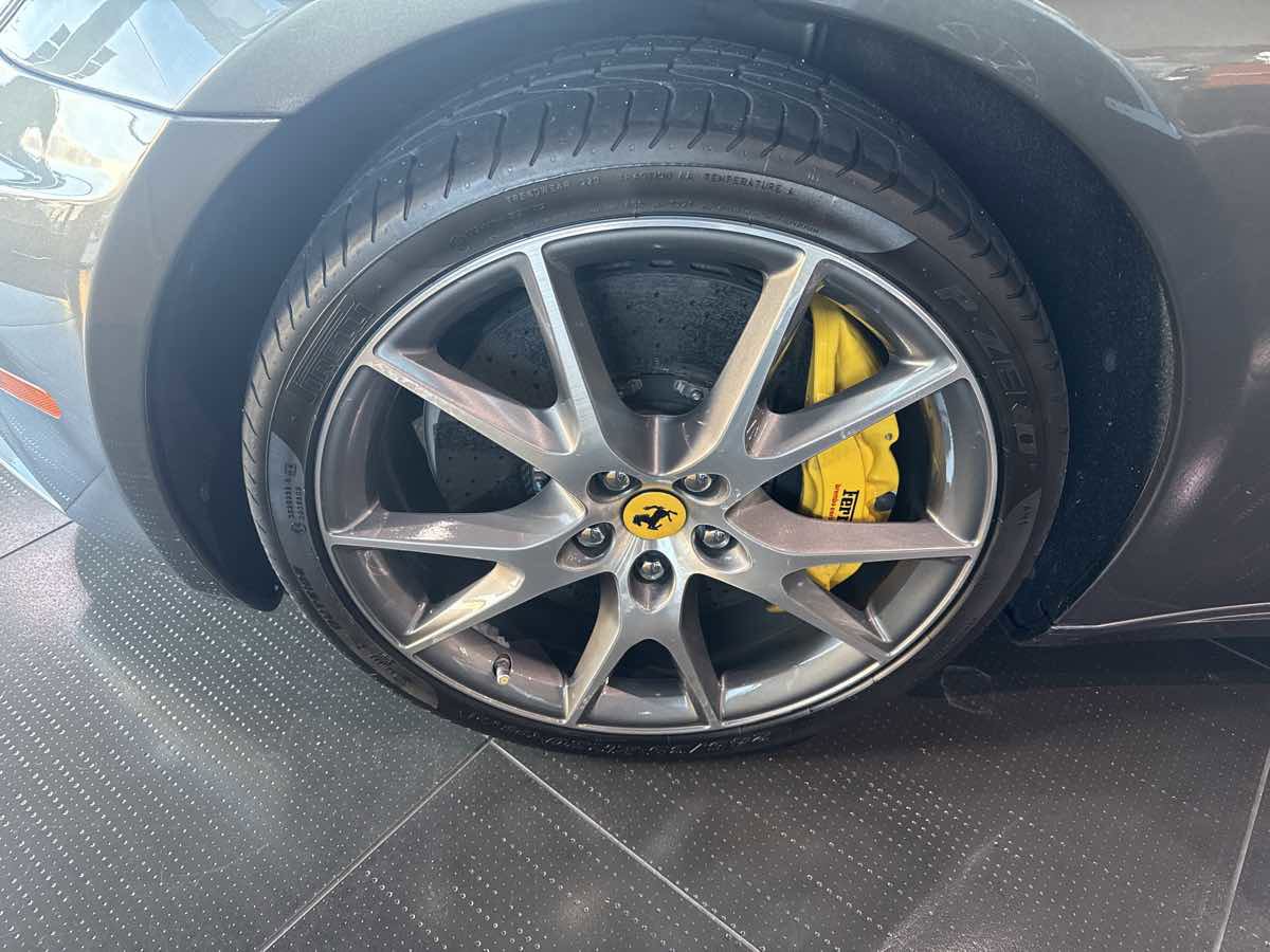 Used 2014 Ferrari California image 9