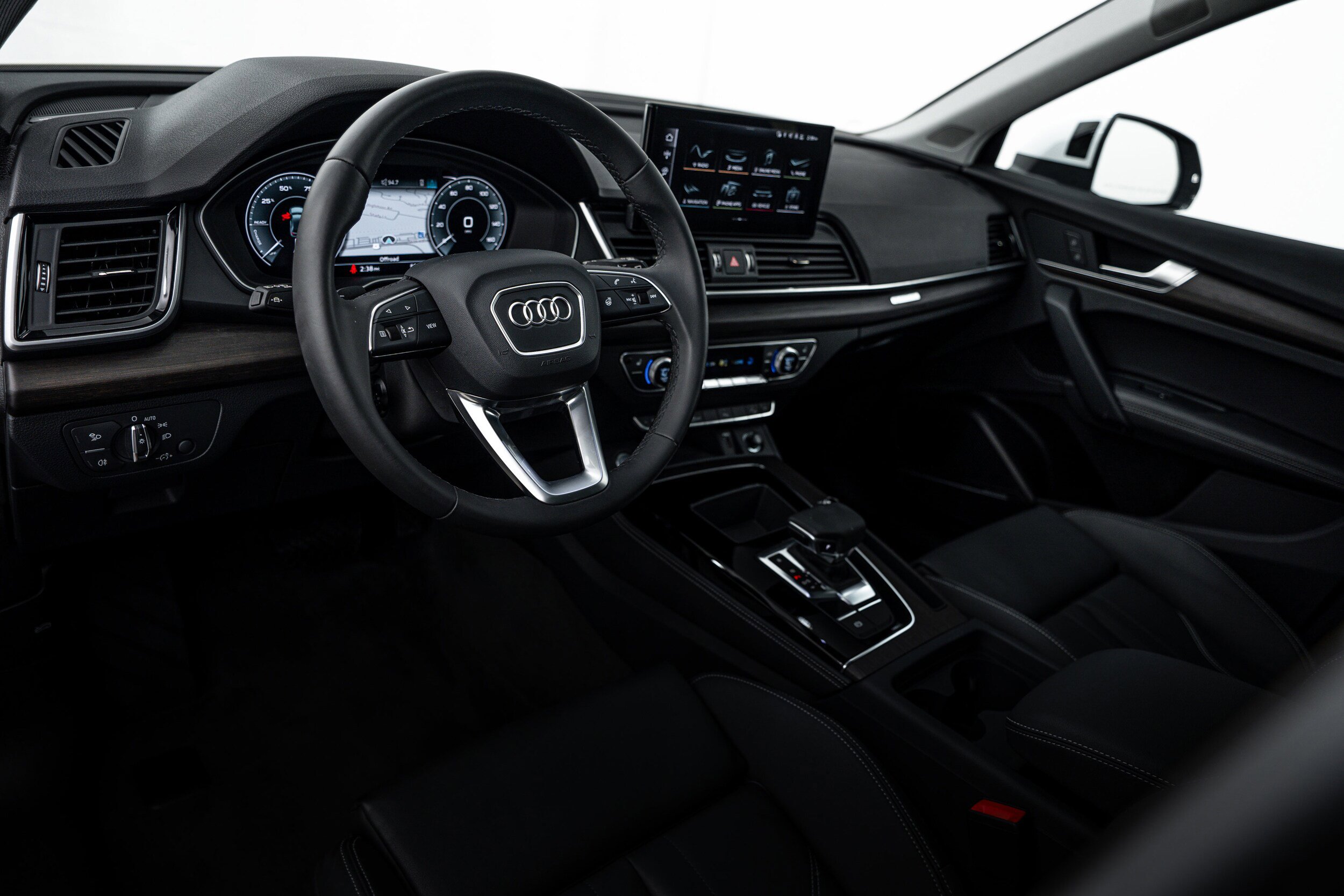 Certified 2024 Audi Q5 e Premium Plus AWD/4WD image 9