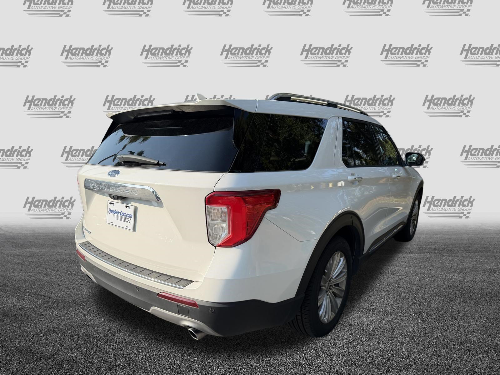 Used 2022 Ford Explorer Limited w/ Equipment Group 301A RWD image 9