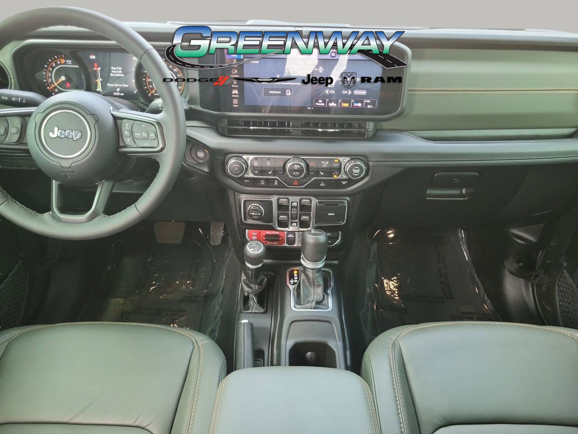 Used 2025 Jeep Gladiator Mojave w/ Convenience Group AWD/4WD image 14
