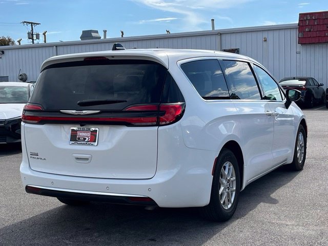 Used 2026 Chrysler Pacifica Select FWD image 14