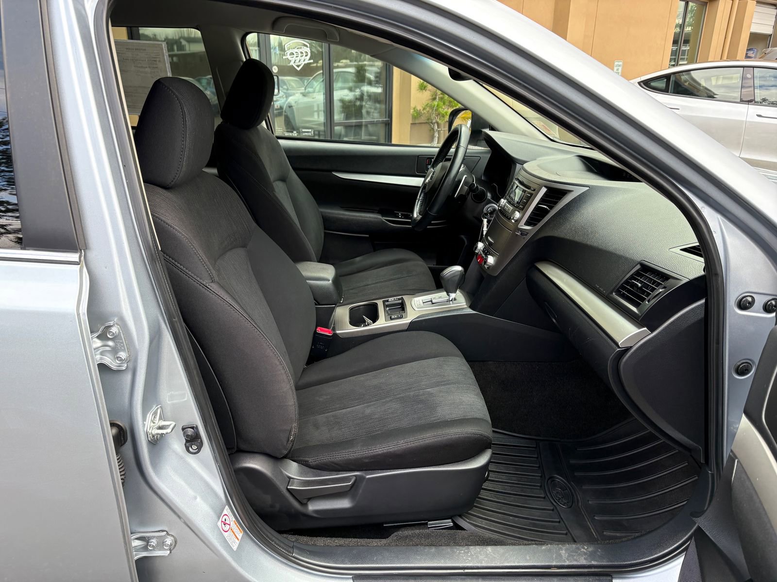 Used 2013 Subaru Outback 2.5i Premium w/ All-Weather Pkg AWD/4WD image 23