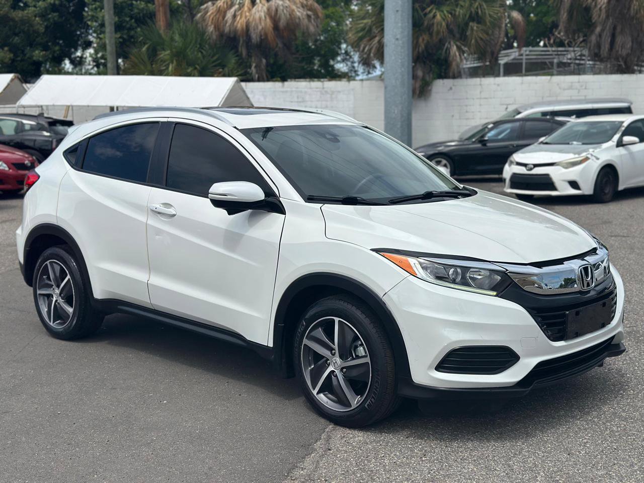 Used 2022 Honda HR-V EX image 2