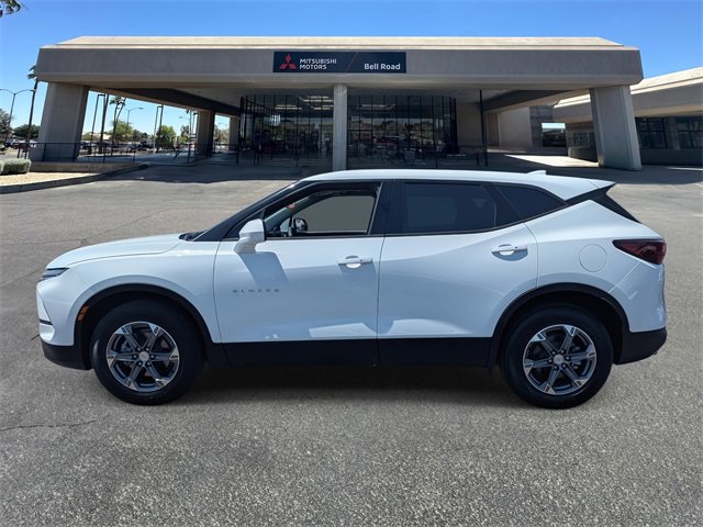 Used 2025 Chevrolet Blazer LT image 2