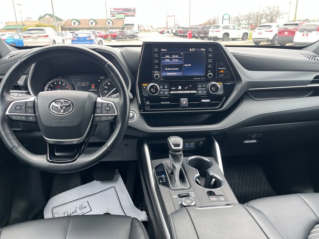 Used 2022 Toyota Highlander XSE image 13