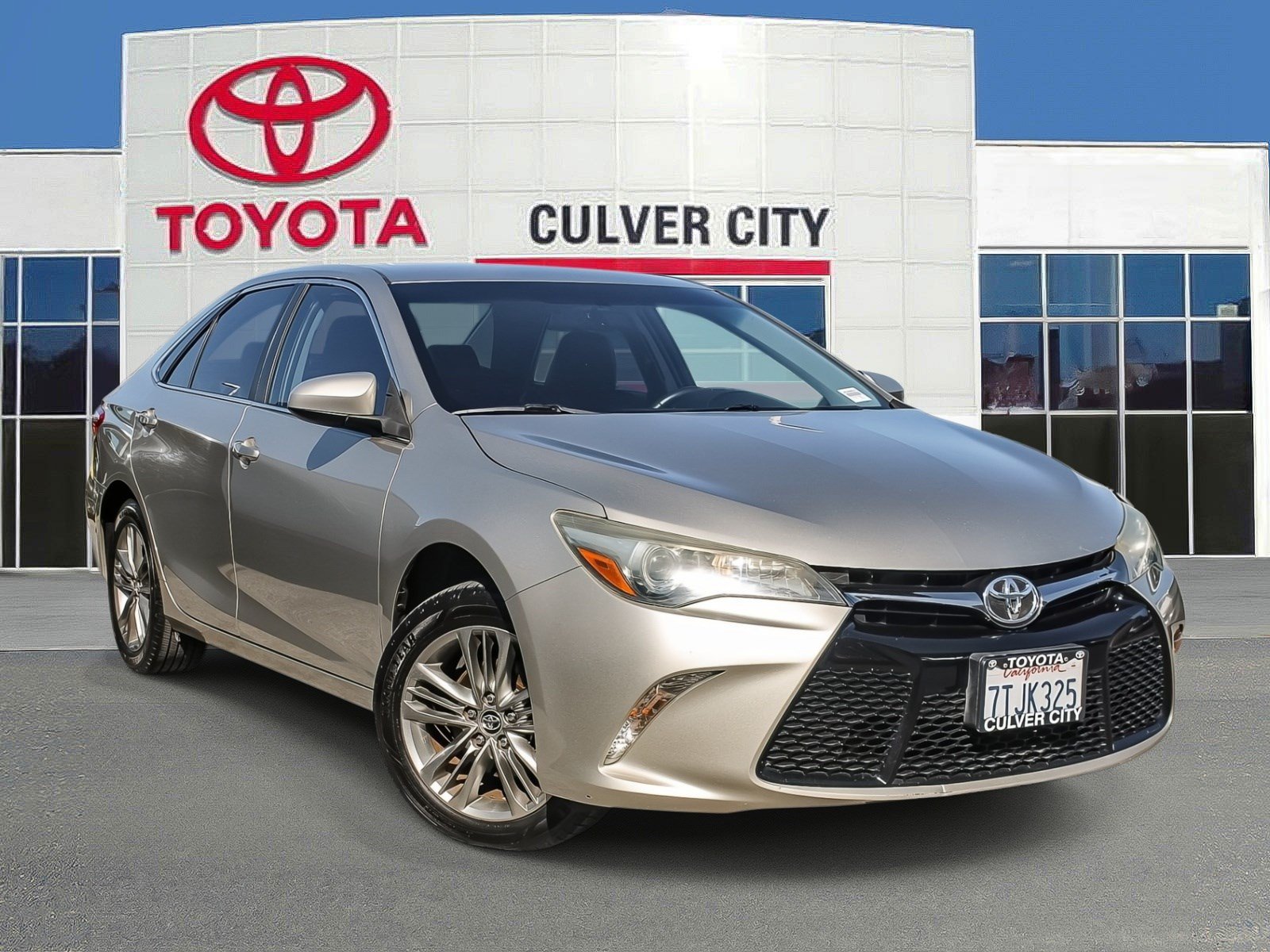 Used 2015 Toyota Camry SE