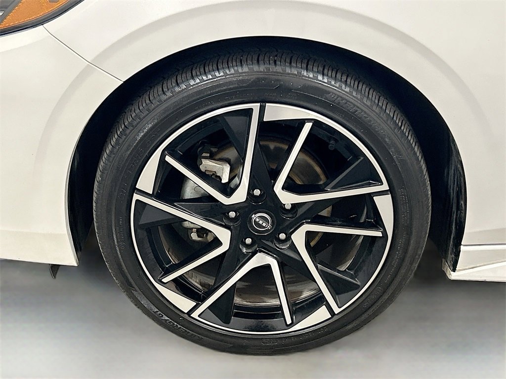 Used 2025 Nissan Sentra SR image 27