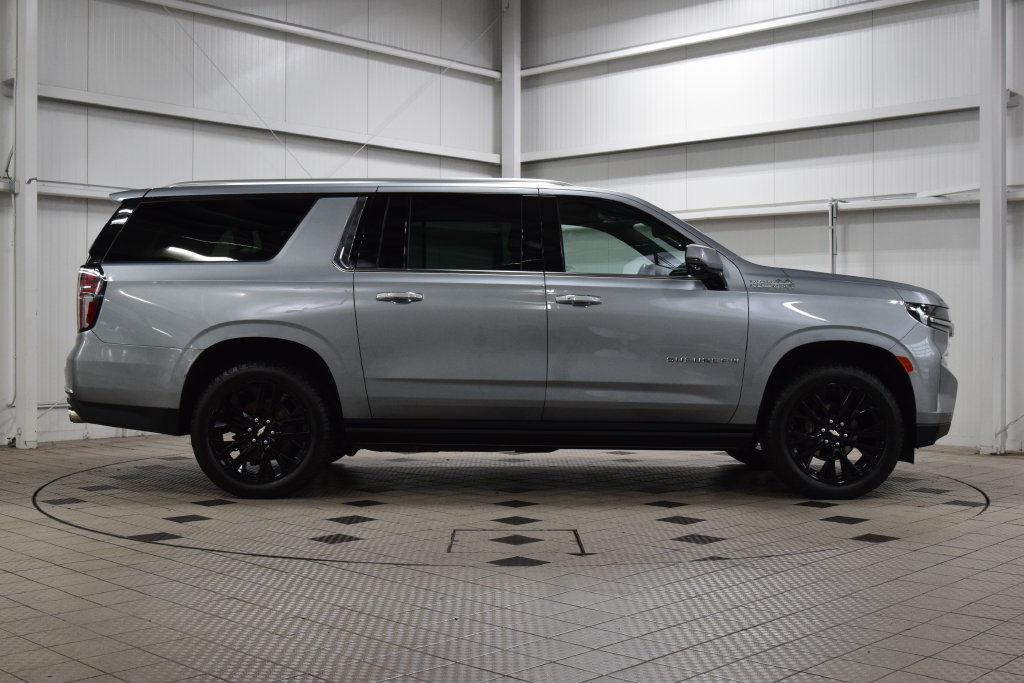 Used 2024 Chevrolet Suburban High Country AWD/4WD image 9