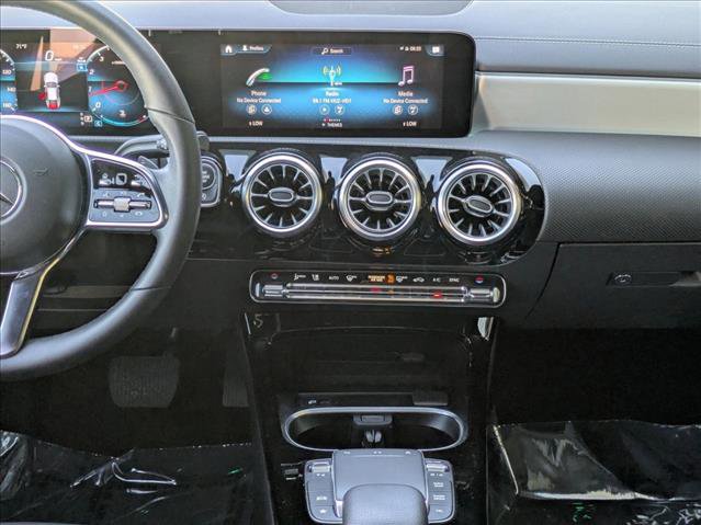 Used 2023 Mercedes-Benz CLA 250 image 17