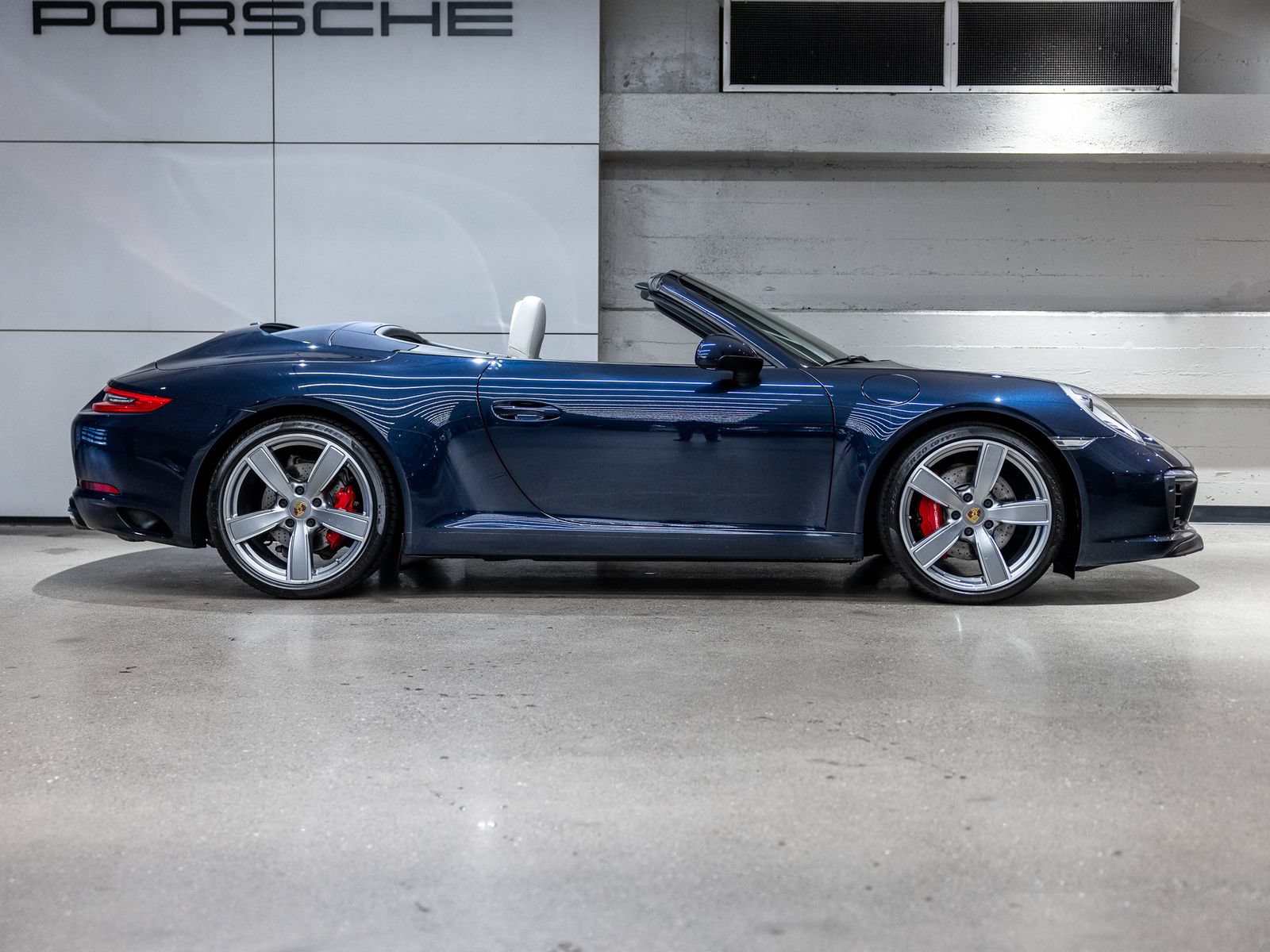Certified 2019 Porsche 911 Carrera S RWD image 17