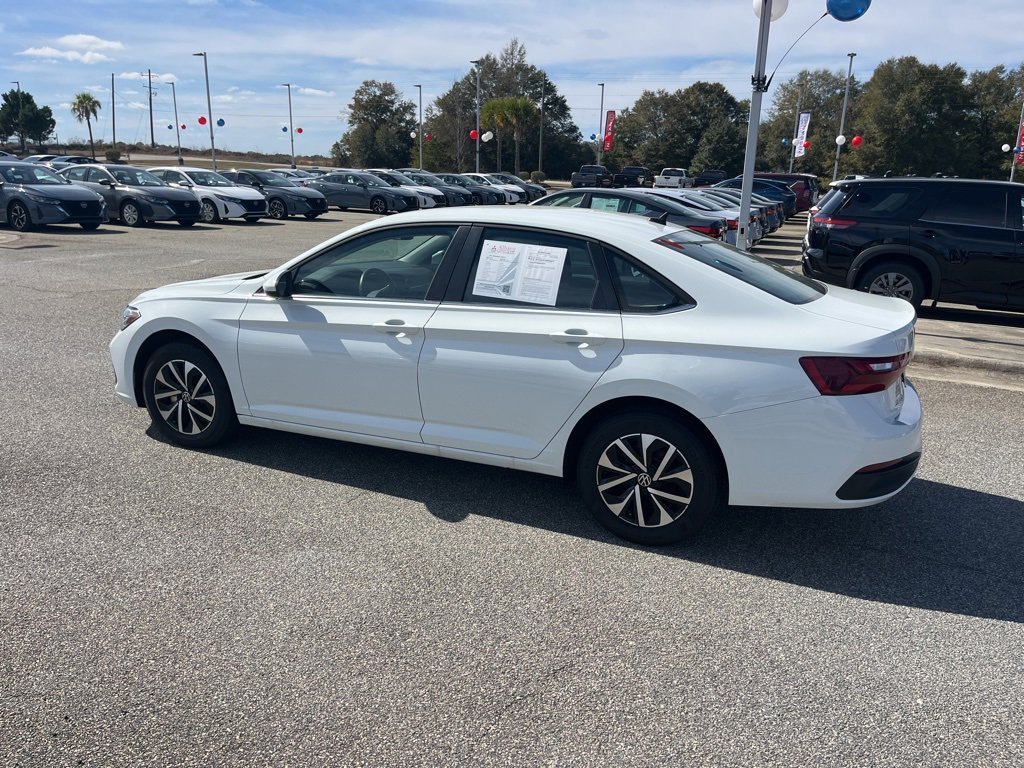 Used 2024 Volkswagen Jetta S image 4