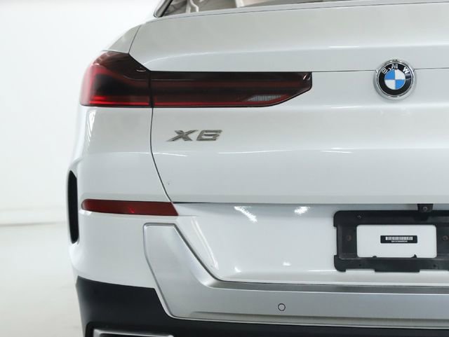 Used 2021 BMW X6 xDrive40i w/ Premium Package image 16