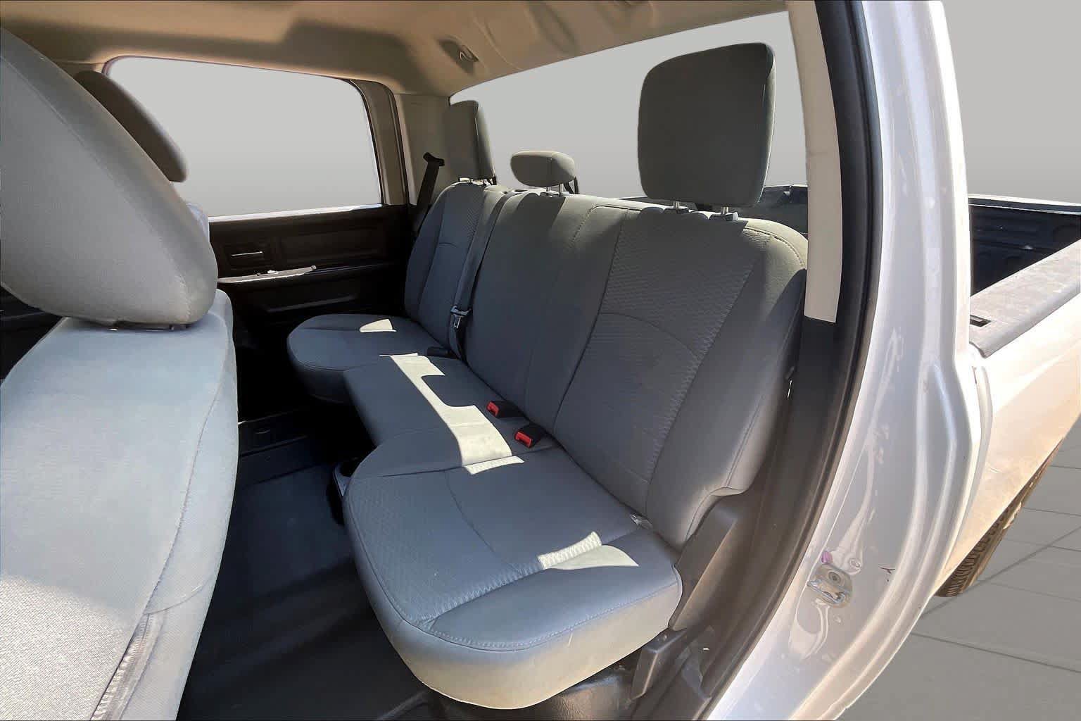 Used 2014 RAM 2500 Tradesman w/ Chrome Appearance Group AWD/4WD image 19