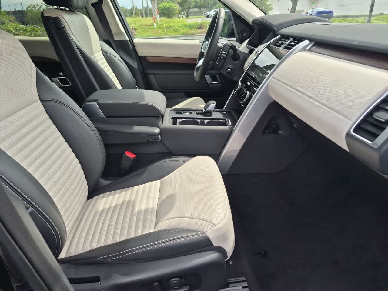 Certified 2025 Land Rover Discovery Dynamic SE AWD/4WD image 23