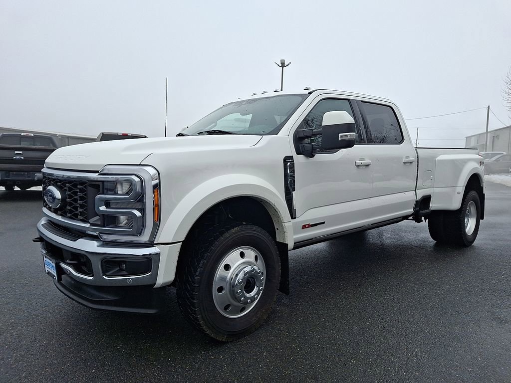 Used 2023 Ford F450 Lariat w/ Lariat Ultimate Package image 3