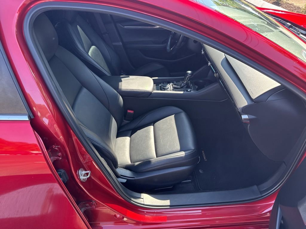 Used 2020 MAZDA MAZDA3 Hatchback w/ Preferred Package FWD video 3