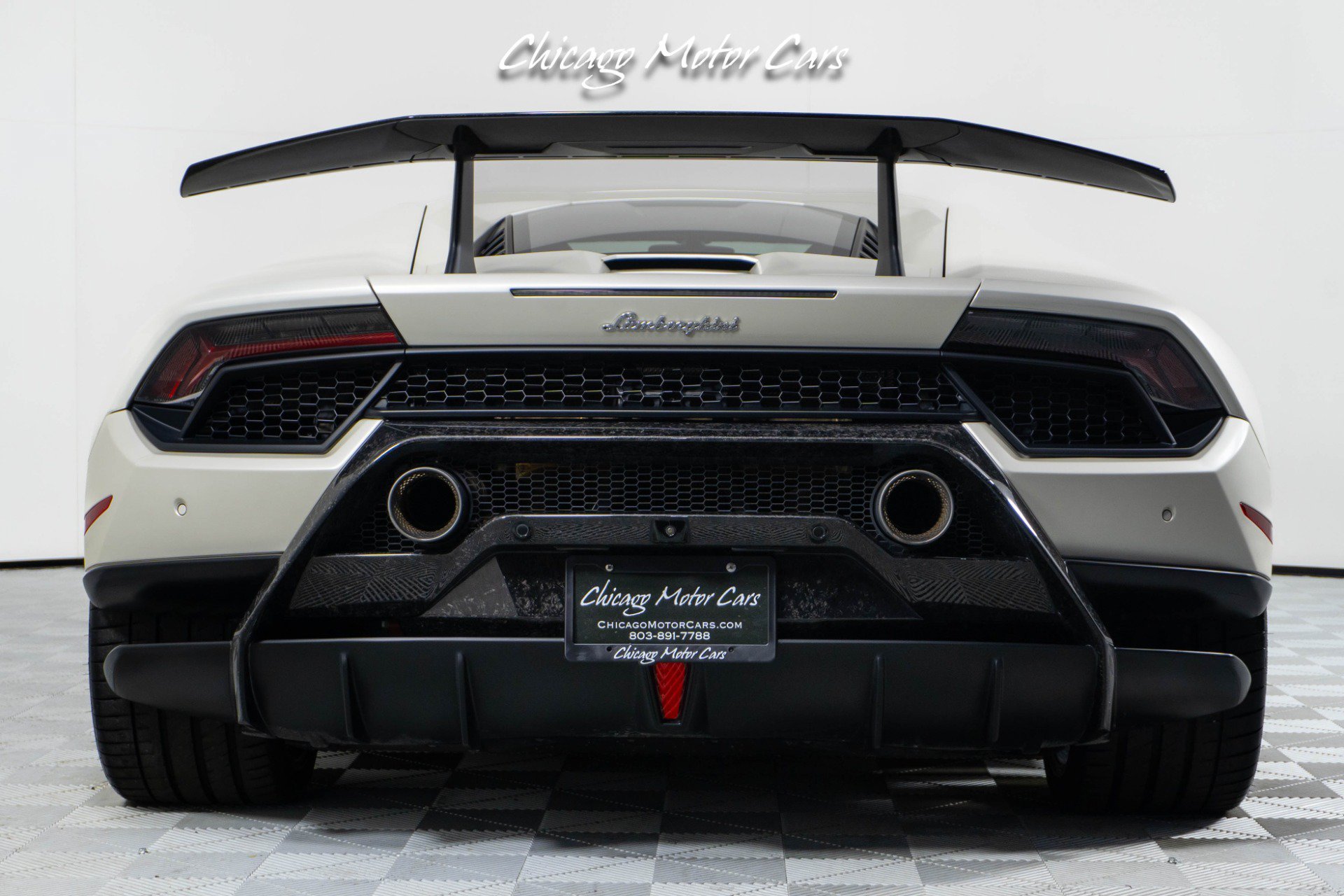 Used 2018 Lamborghini Huracan AWD/4WD image 16