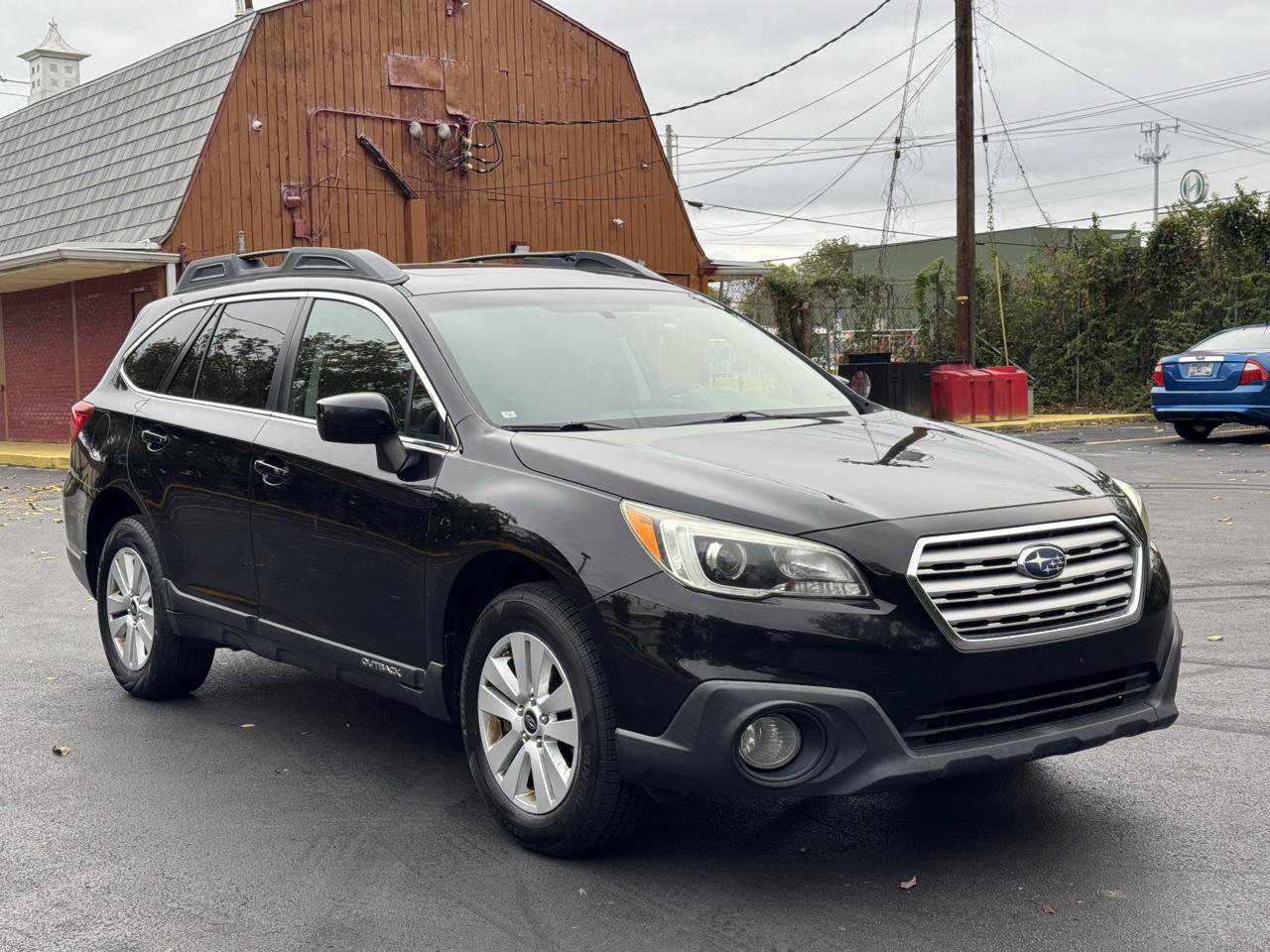 Used 2015 Subaru Outback 2.5i Premium AWD/4WD image 2