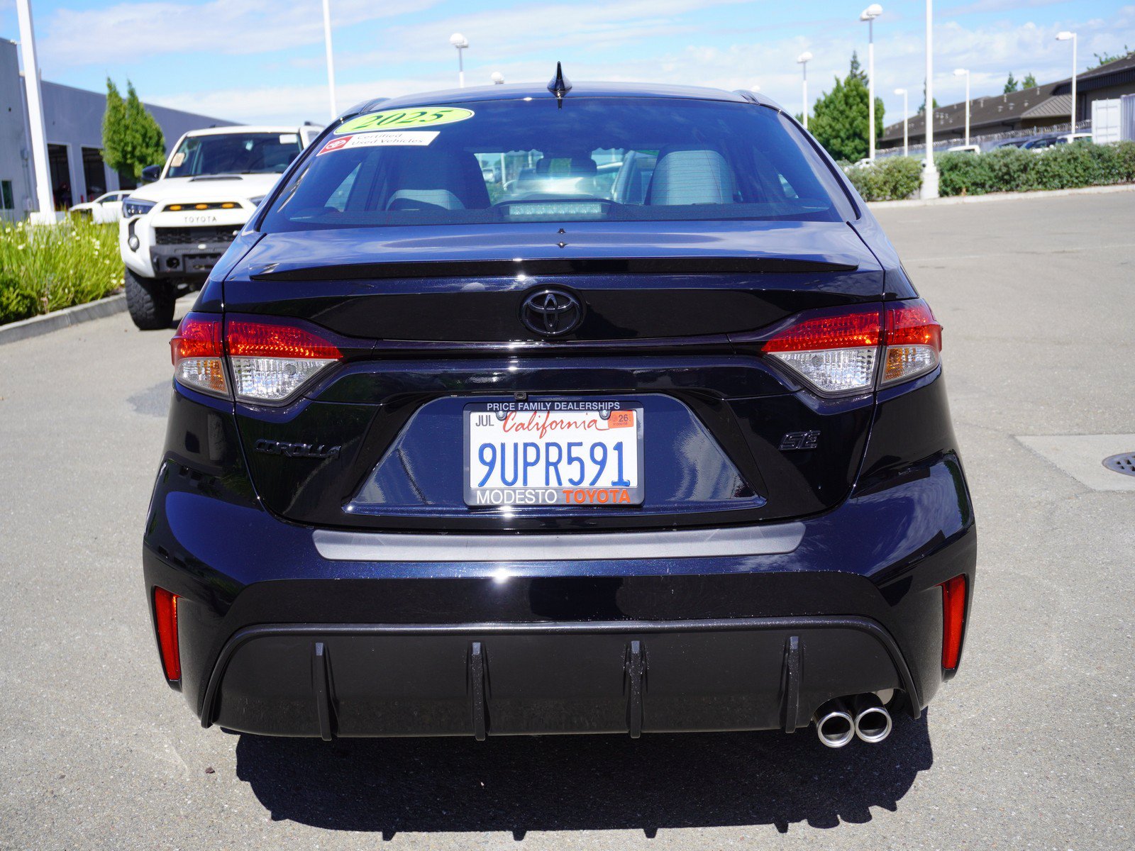 Used 2025 Toyota Corolla SE FWD image 9