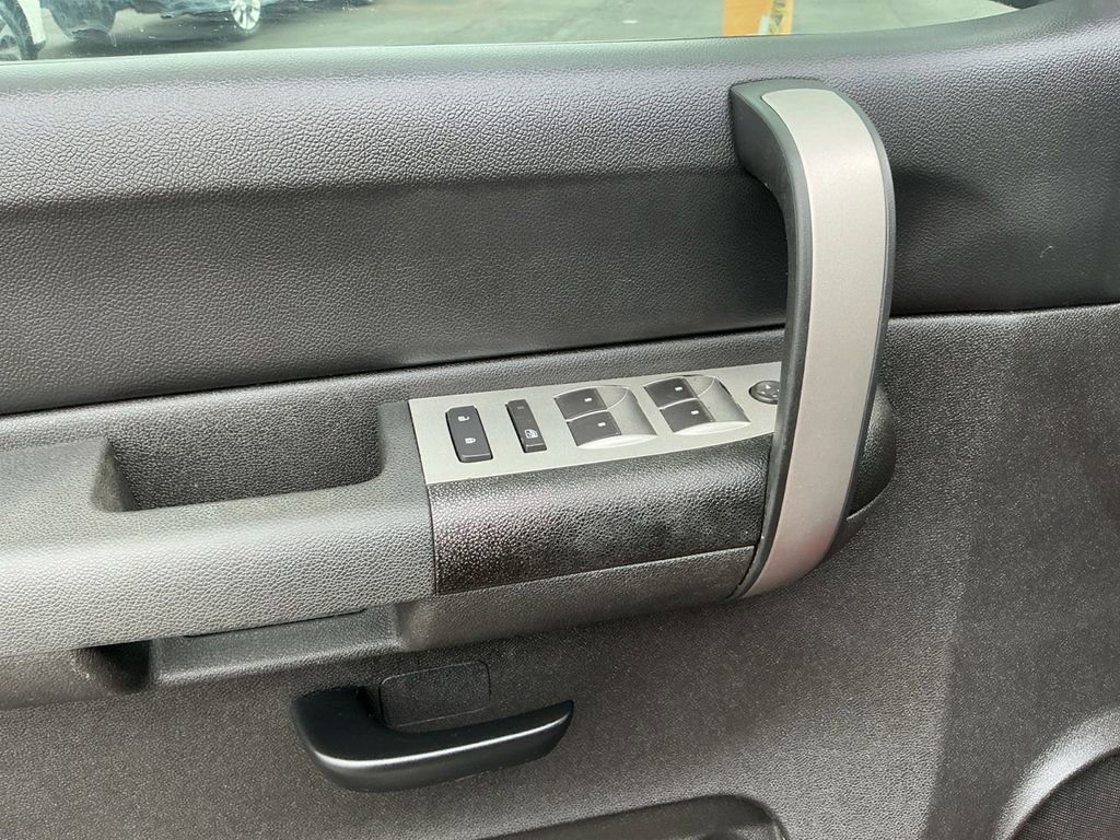 Used 2009 Chevrolet Silverado 1500 LS image 16