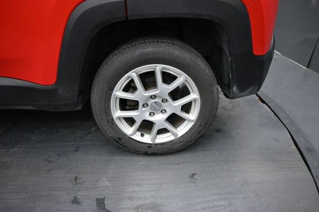 Used 2023 Jeep Renegade Latitude w/ Premium Group AWD/4WD image 39