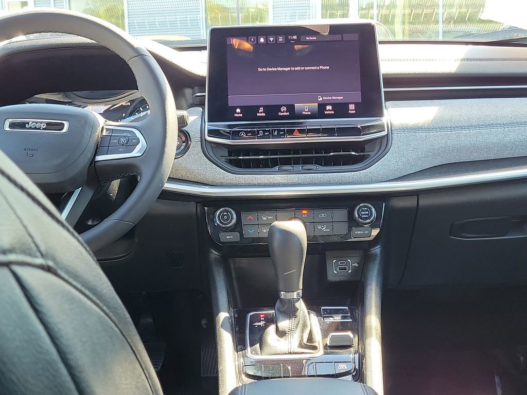 Used 2024 Jeep Compass Latitude image 16