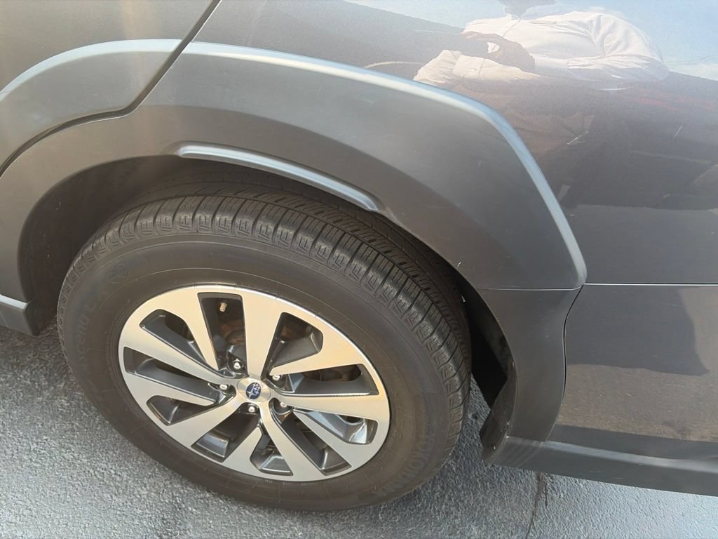 Used 2024 Subaru Outback Premium AWD/4WD image 11