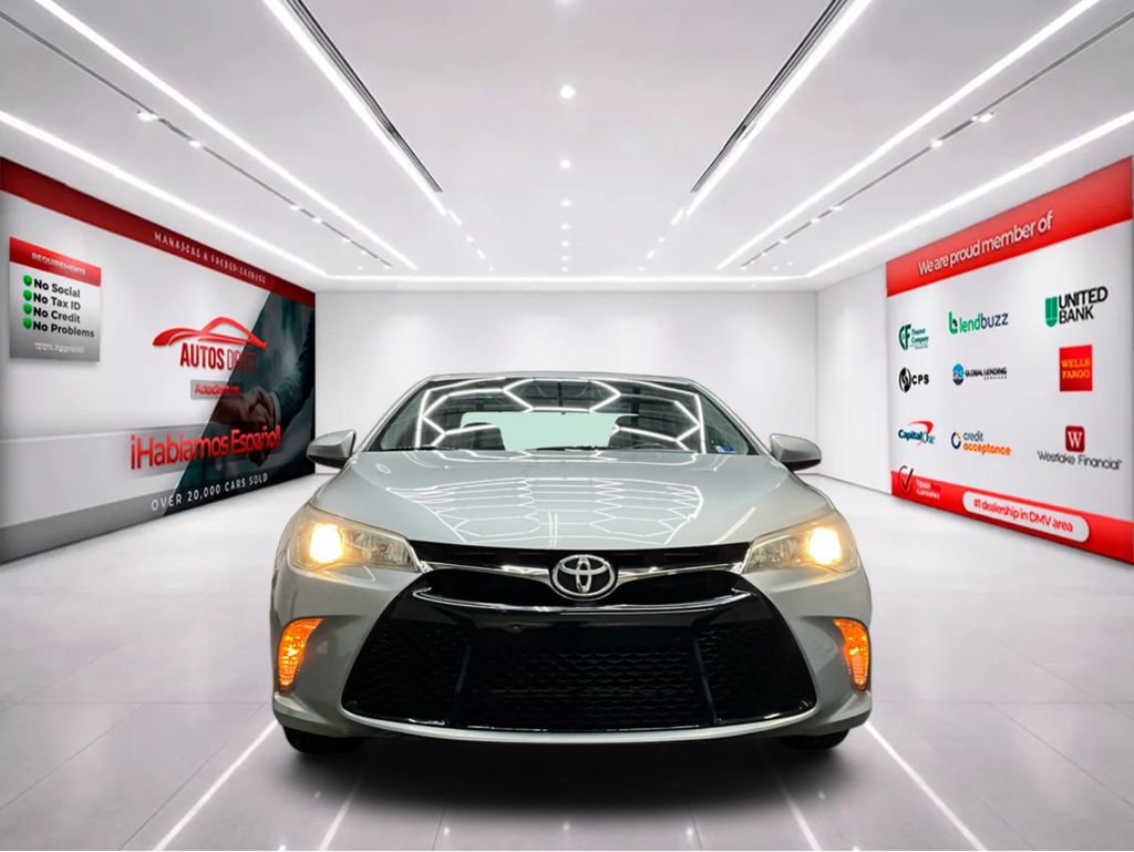 Used 2016 Toyota Camry SE FWD image 2