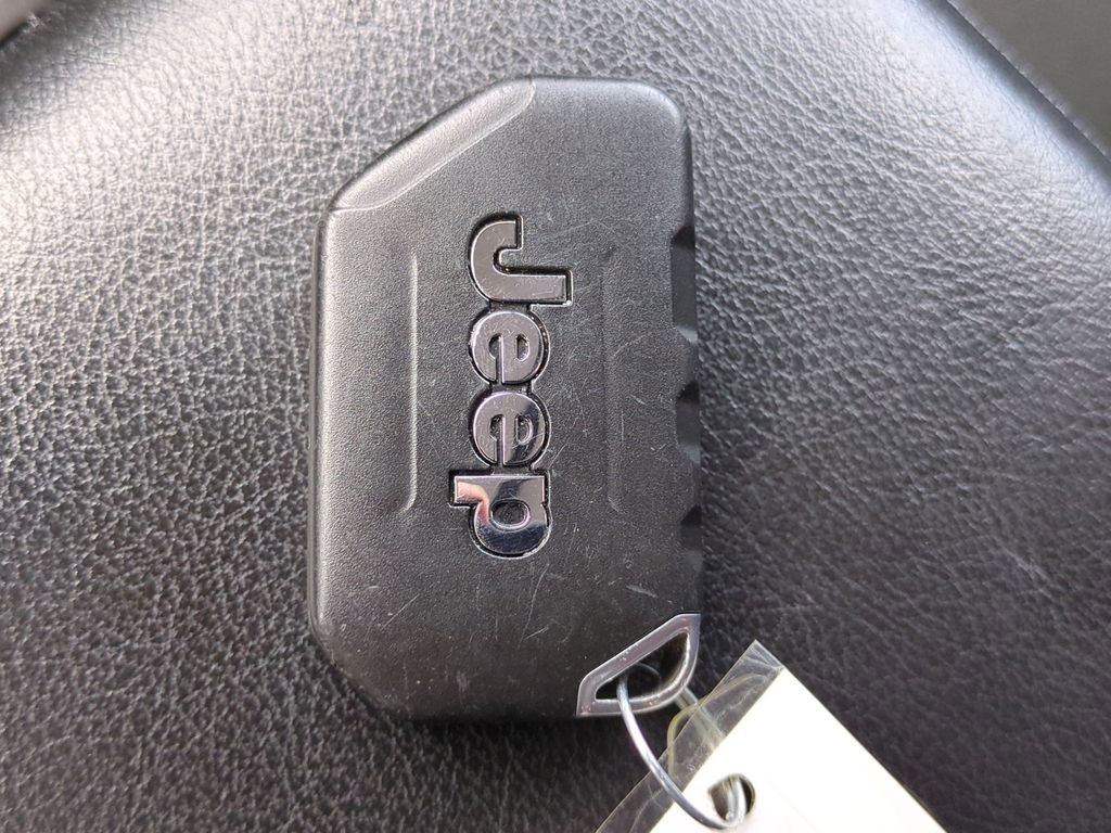 Used 2019 Jeep Wrangler Sport image 31