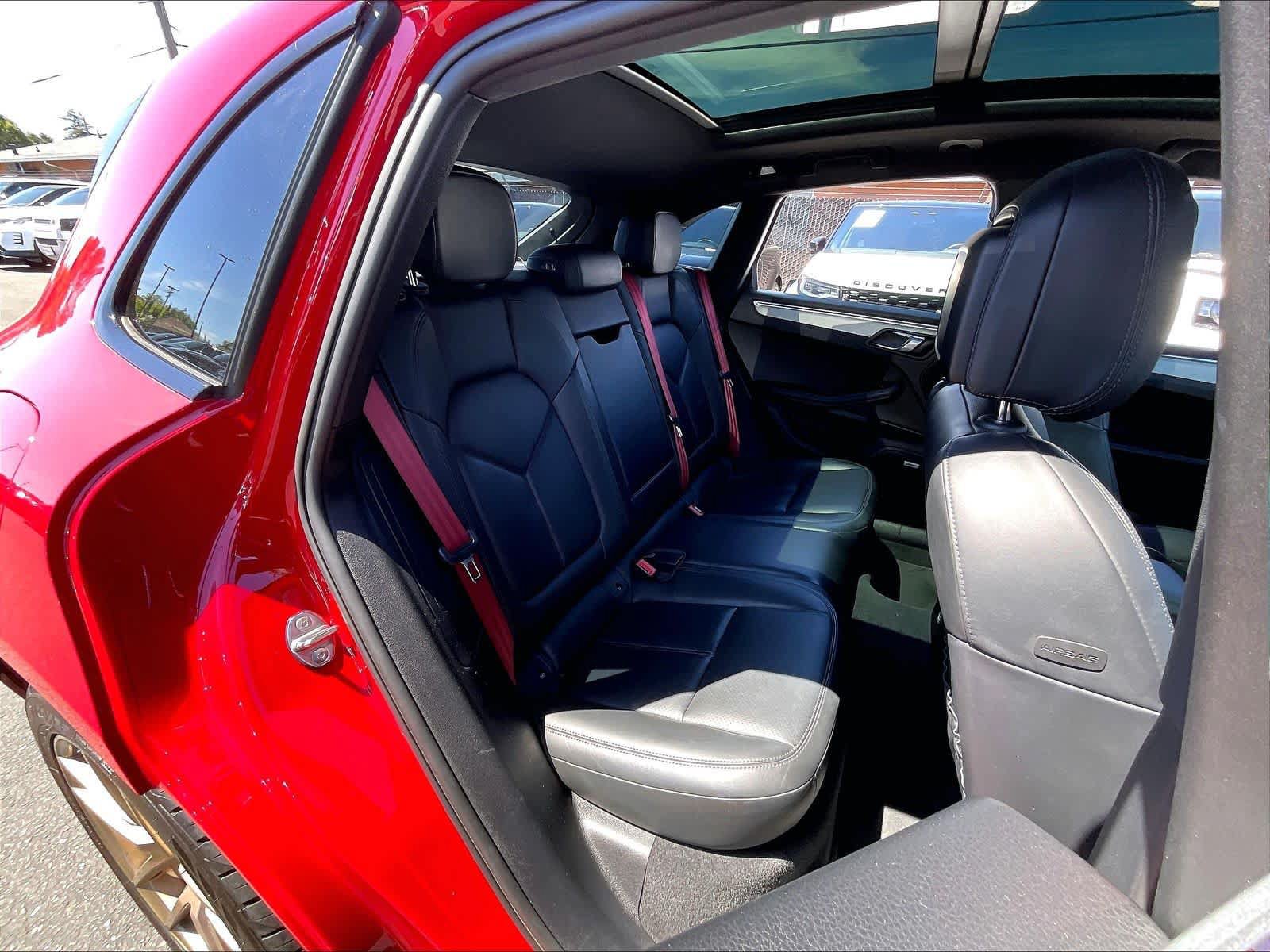 Used 2022 Porsche Macan S AWD/4WD image 30