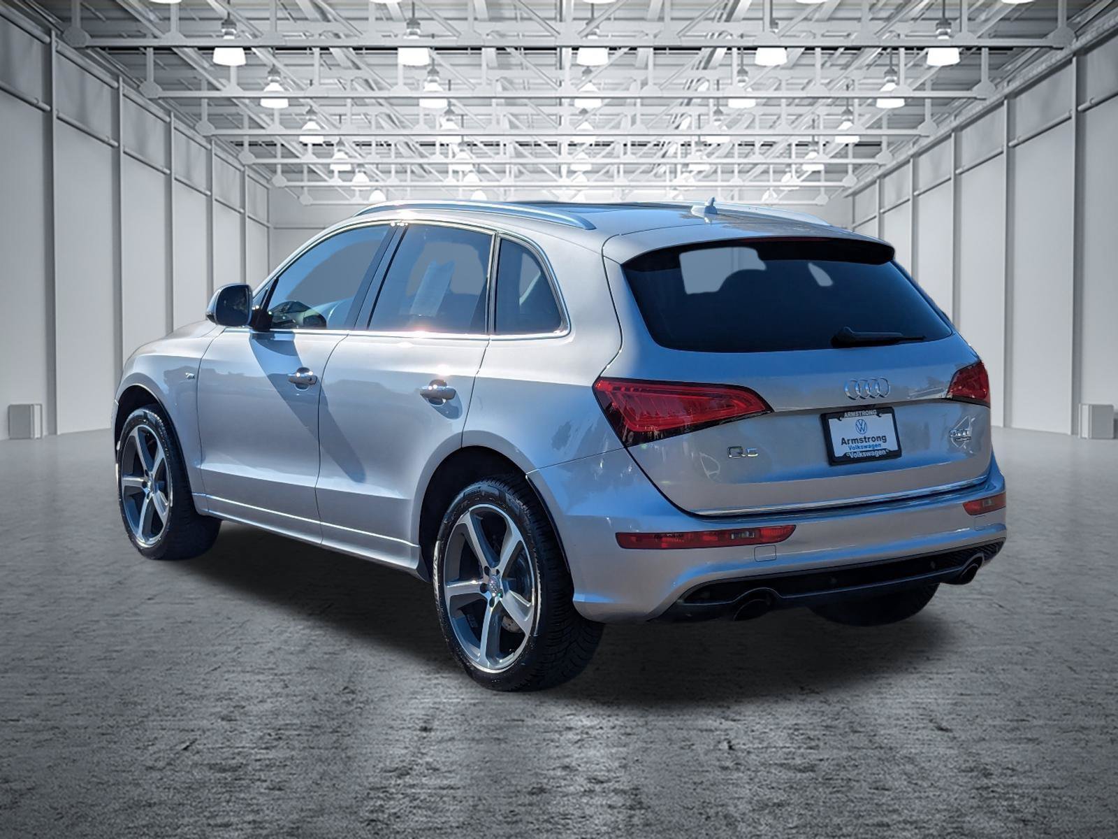Used 2016 Audi Q5 3.0T Premium Plus w/ Technology Package AWD/4WD image 3