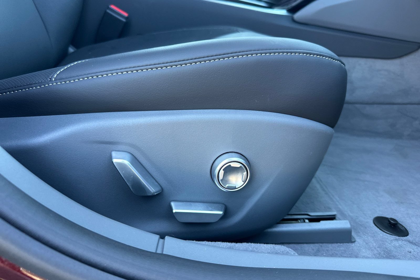 Used 2025 Lucid Air Pure RWD image 22