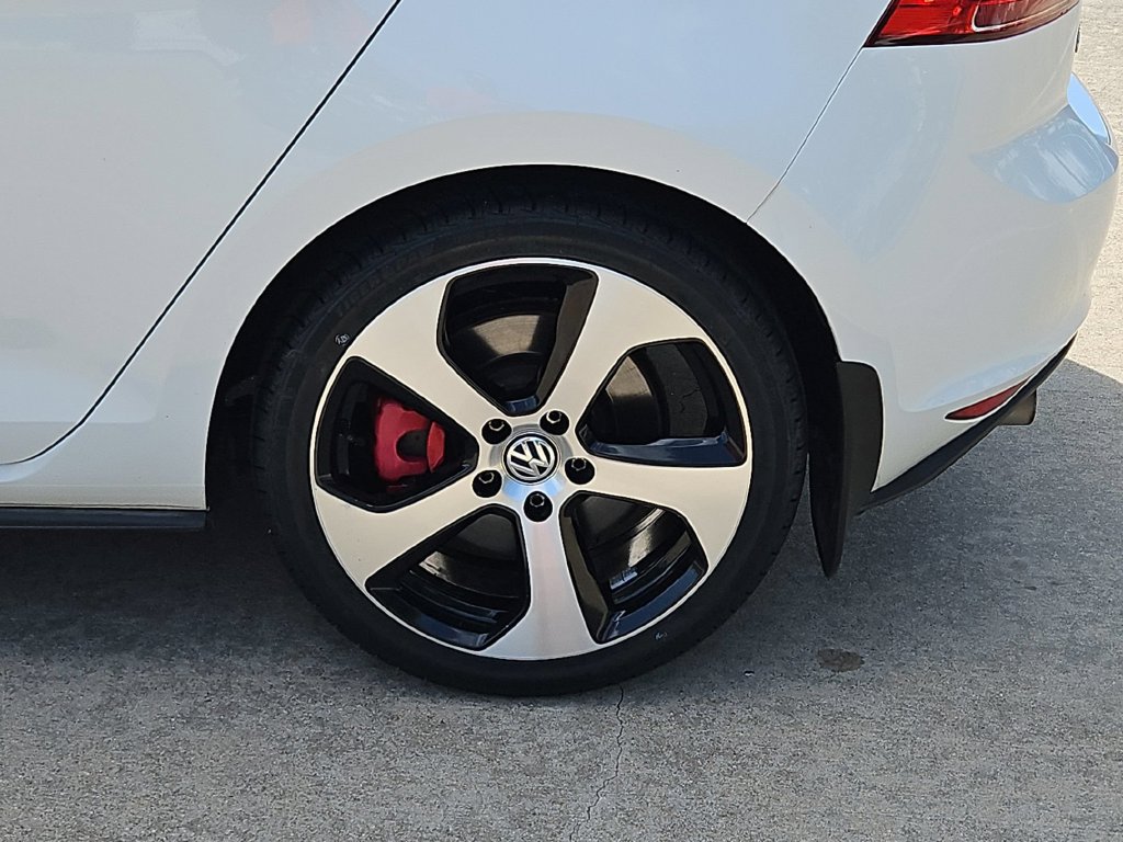 Used 2017 Volkswagen GTI SE FWD image 12