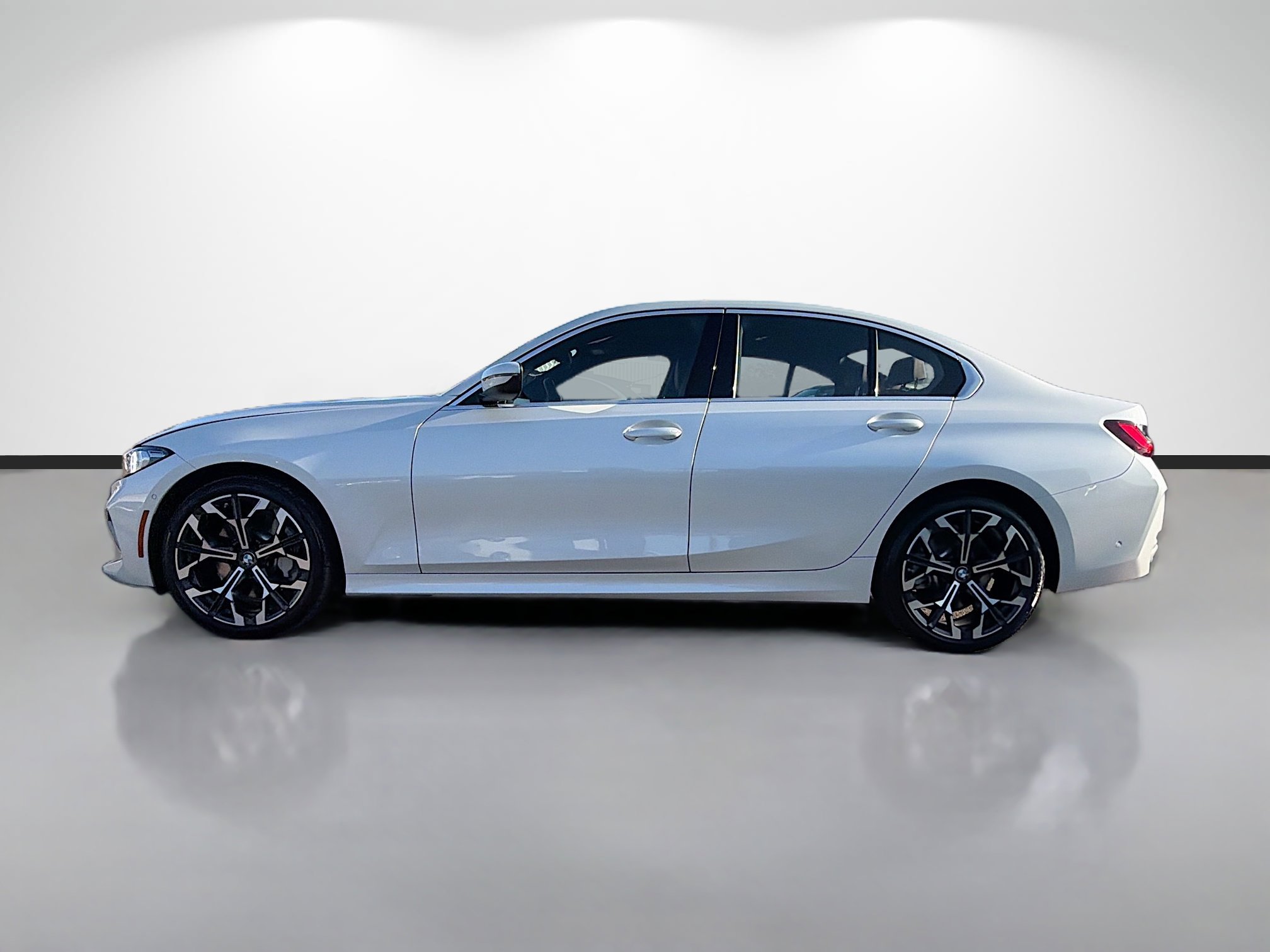 Used 2025 BMW 330i Sedan image 6