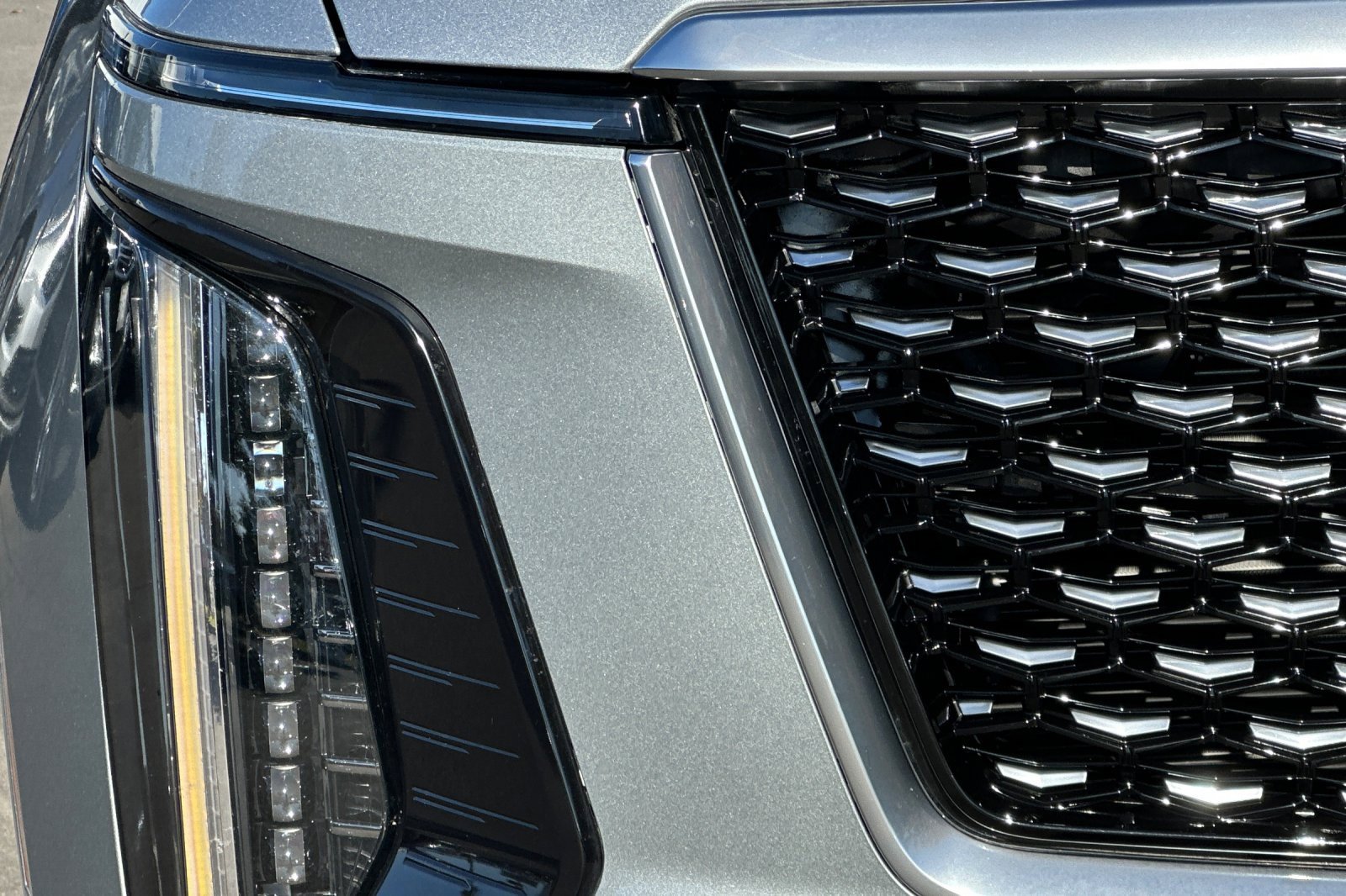 Used 2025 Cadillac Escalade Premium Luxury image 43