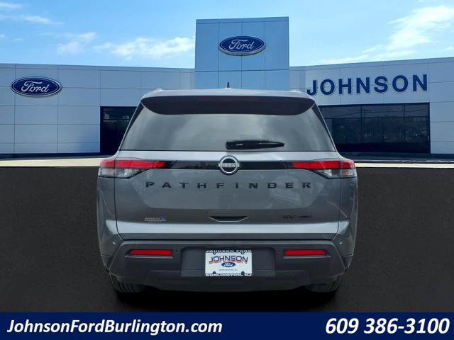 Used 2024 Nissan Pathfinder SV w/ Black Appearance Package AWD/4WD image 4