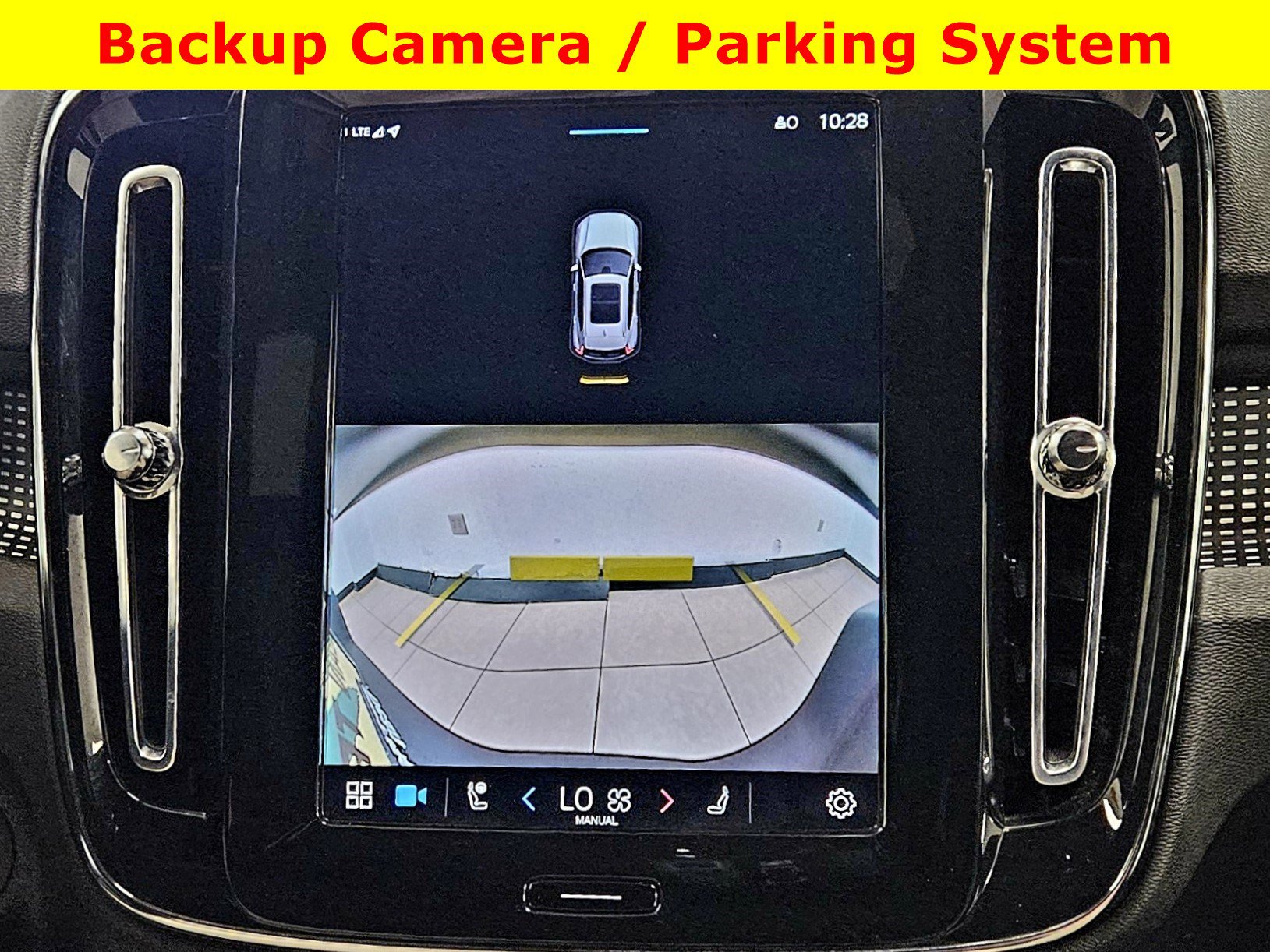 Used 2021 Volvo XC40 P8 Recharge image 24