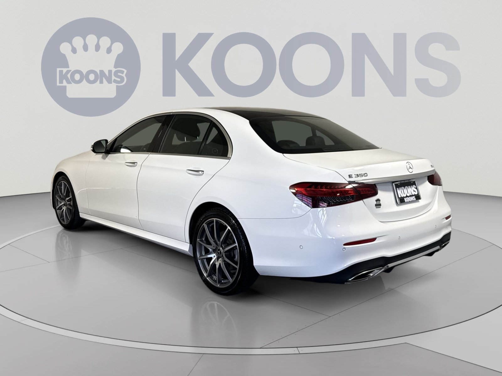 Used 2023 Mercedes-Benz E 350 4MATIC Sedan image 4