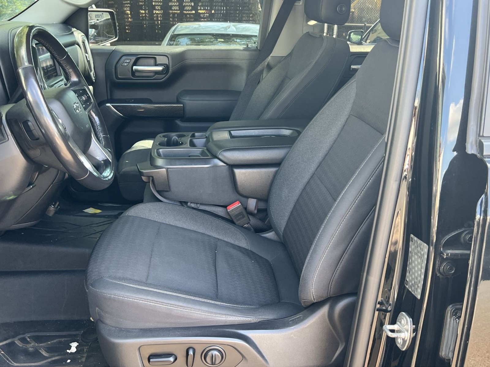 Used 2019 Chevrolet Silverado 1500 LT Trail Boss w/ Convenience Package AWD/4WD image 11
