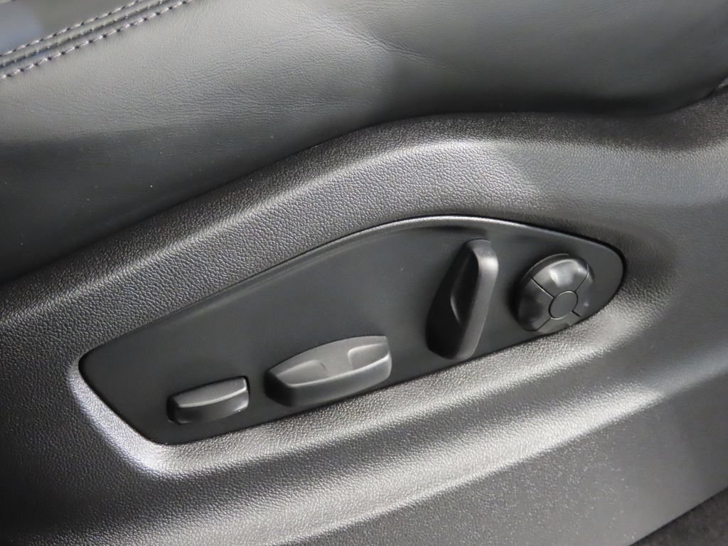 Certified 2026 Porsche Cayenne S AWD/4WD image 41