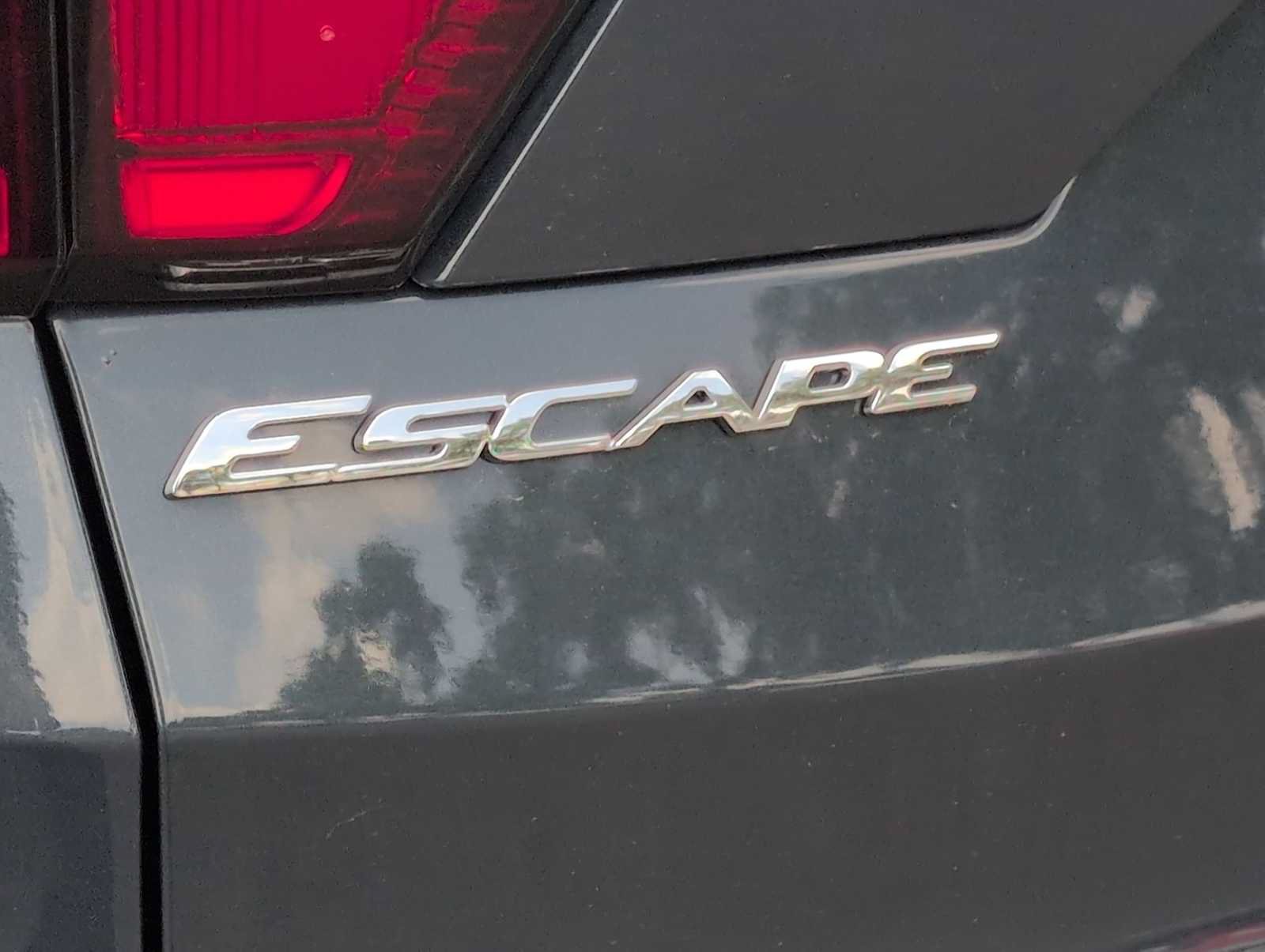 Used 2019 Ford Escape SE FWD image 13
